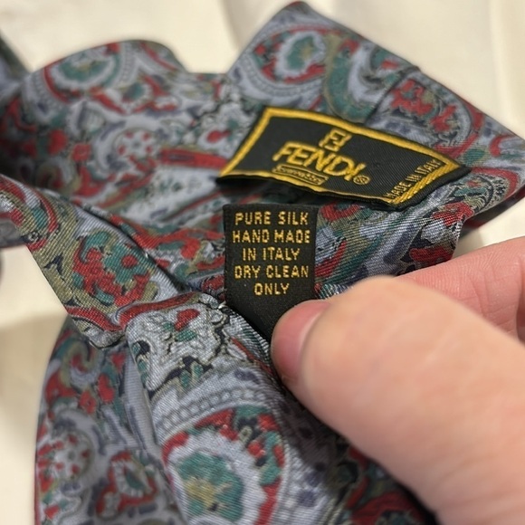 Vintage handmade silk Fendi tie made in Italy - Picture 7 of 9
